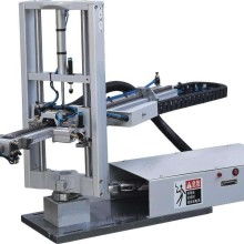 壓塑機在現代工業(yè)中的應用與發(fā)展